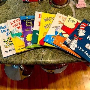By Dr.Seuss kid’s books 📚📚📚📖📖🧒🏻👧🏻